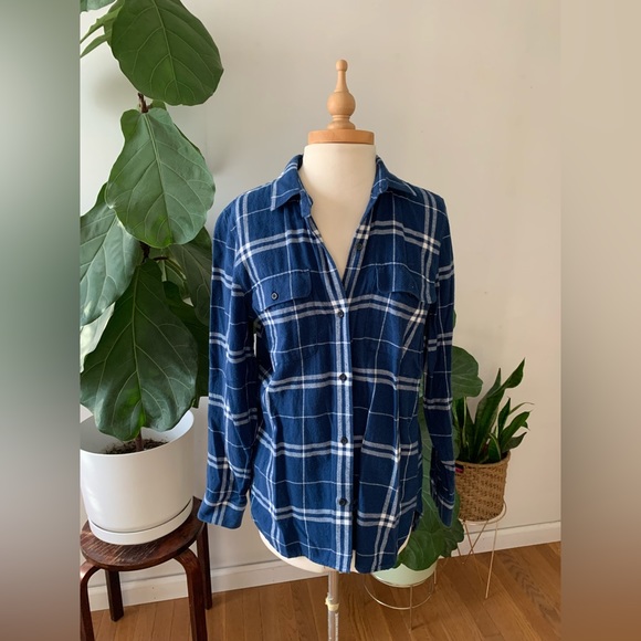 Madewell blue flannel button down shirt size medium - Picture 4 of 5